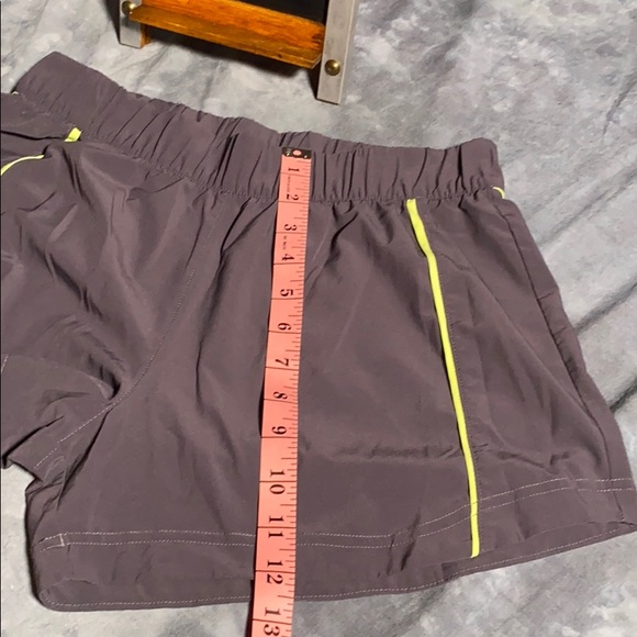 💚 3 for $15 💚 - Under Armour Semi Fitted Heat Gear Shorts size Small - Picture 6 of 16